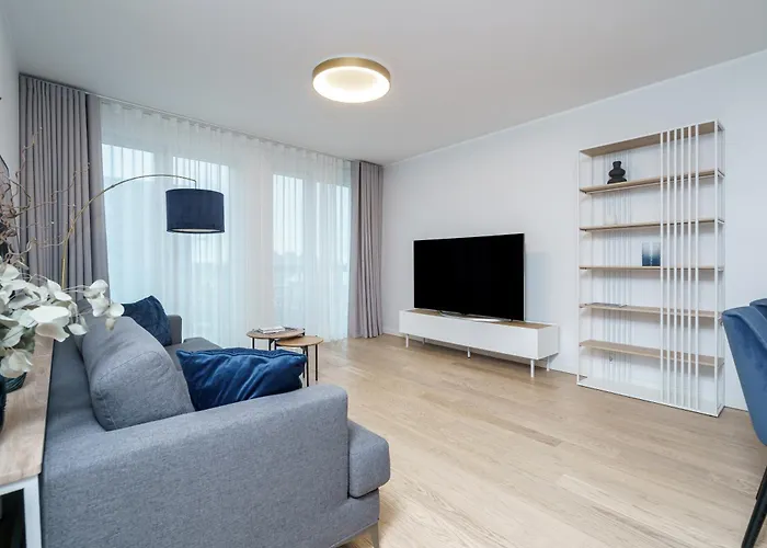 Dream - Modern Design With Balcony & Free Parking *