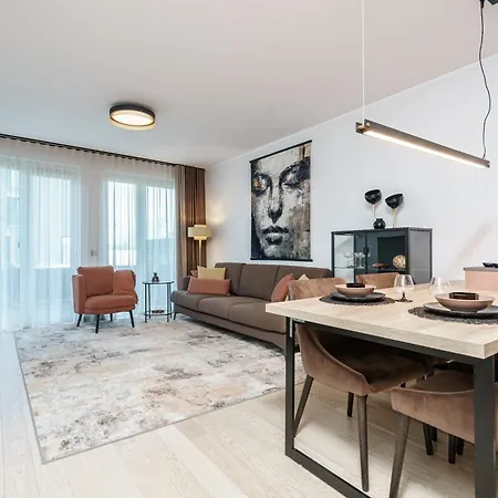 Апартаменти Dream - Modern Design With Balcony & Free Parking