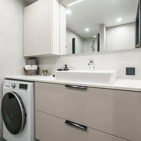 Апартаменти Dream - Modern Design With Balcony & Free Parking *