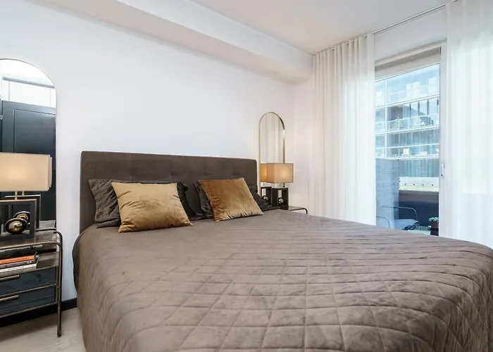 Dream - Modern Design With Balcony & Free Parking *